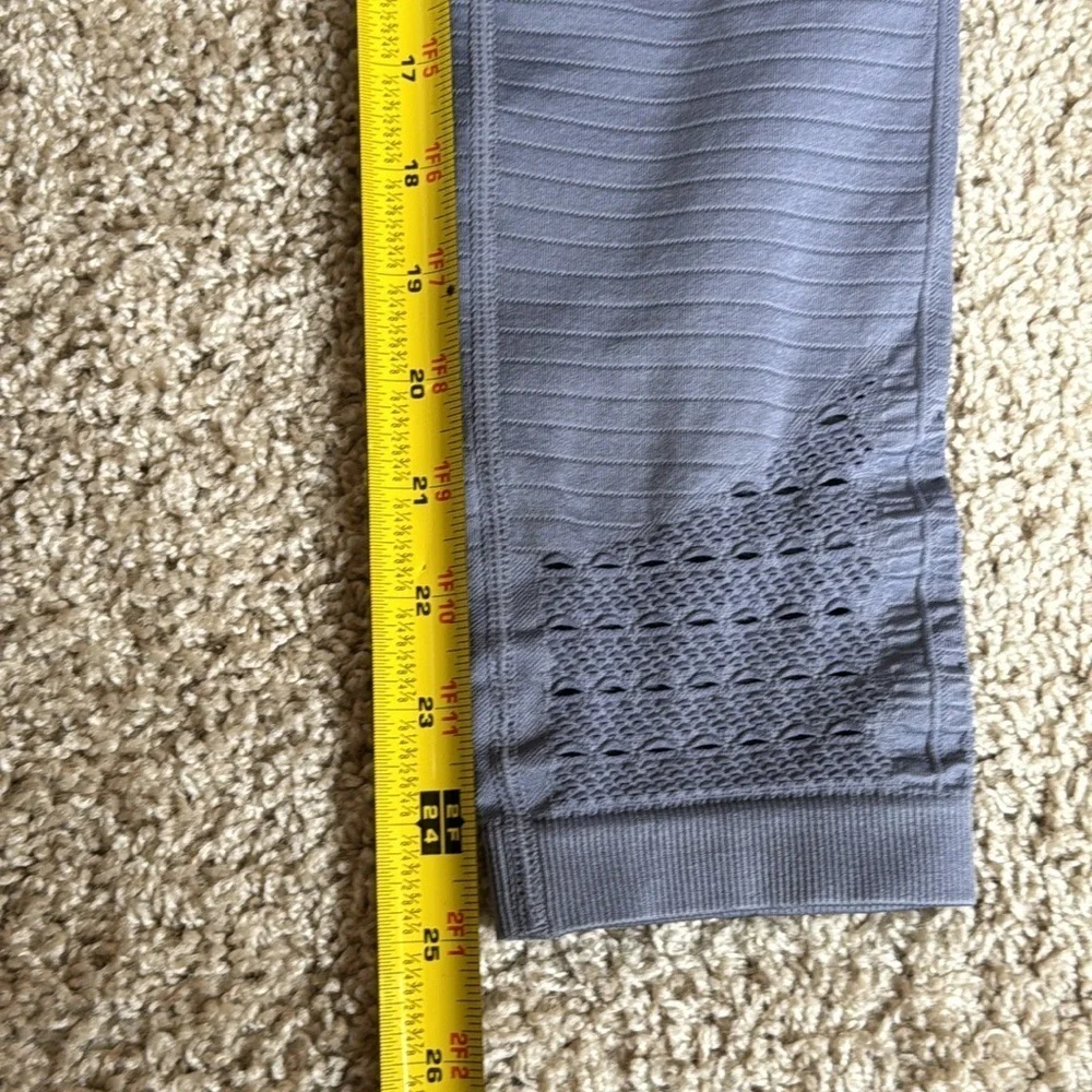 Gymshark Energy+ Seamless Cropped Leggings Gray - Picture 5 of 10